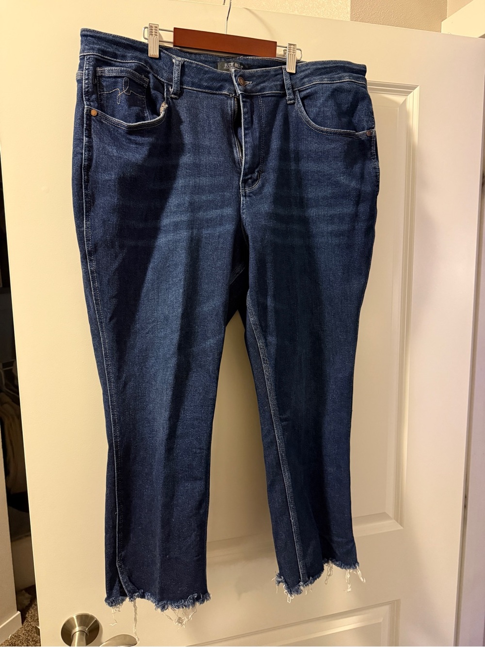 Judy Blue Dark Blue Cropped Frayed Hem Jeans